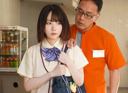 Ông quản lý bắt quả tang em gái lấy trộm đồ trong cửa hàng