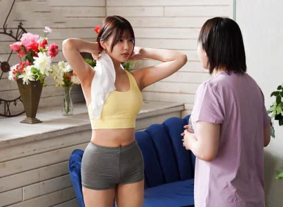 Em gái mảnh mai tập yoga xong bị nện trên thảm